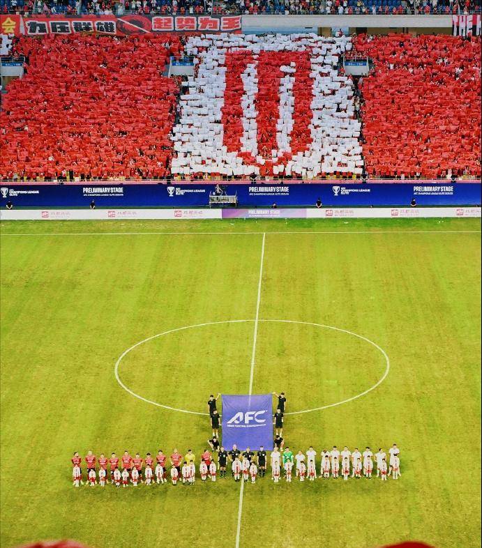 赛地聚焦——亚冠集结日热度飙升，西班牙国家队再遭质疑，震撼外界，更衣室氛围转暖的简单介绍