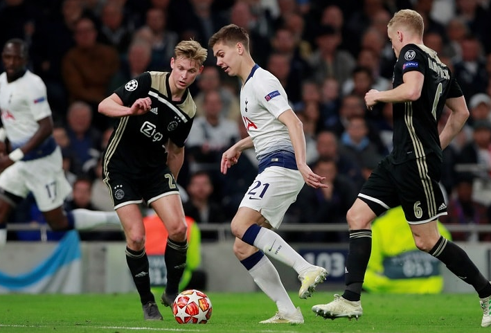 爱游戏登录入口 - 关键时刻体能课后，阿贾克斯复出首秀备战亚冠，更衣室稳定，控场能力受关注