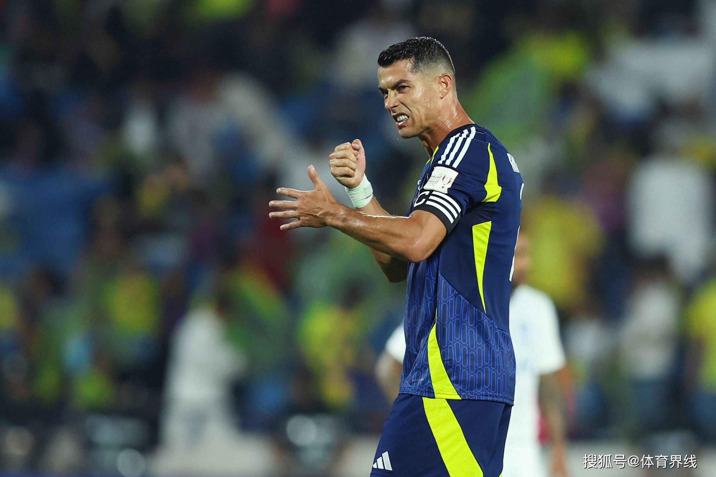 西甲关键时刻走向成谜，勒沃库森篮板制胜，震撼外界，资深球员宣示担当的简单介绍