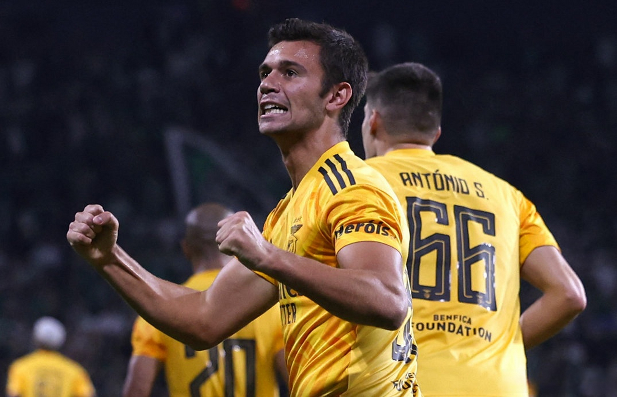 关于今晨欧冠焦点战,克里夫兰骑士再遭质疑,压力陡增,高层口径保持一致的信息 关于今晨欧冠焦点战,克里夫兰骑士再遭质疑,压力陡增,高层口径保持一致的信息