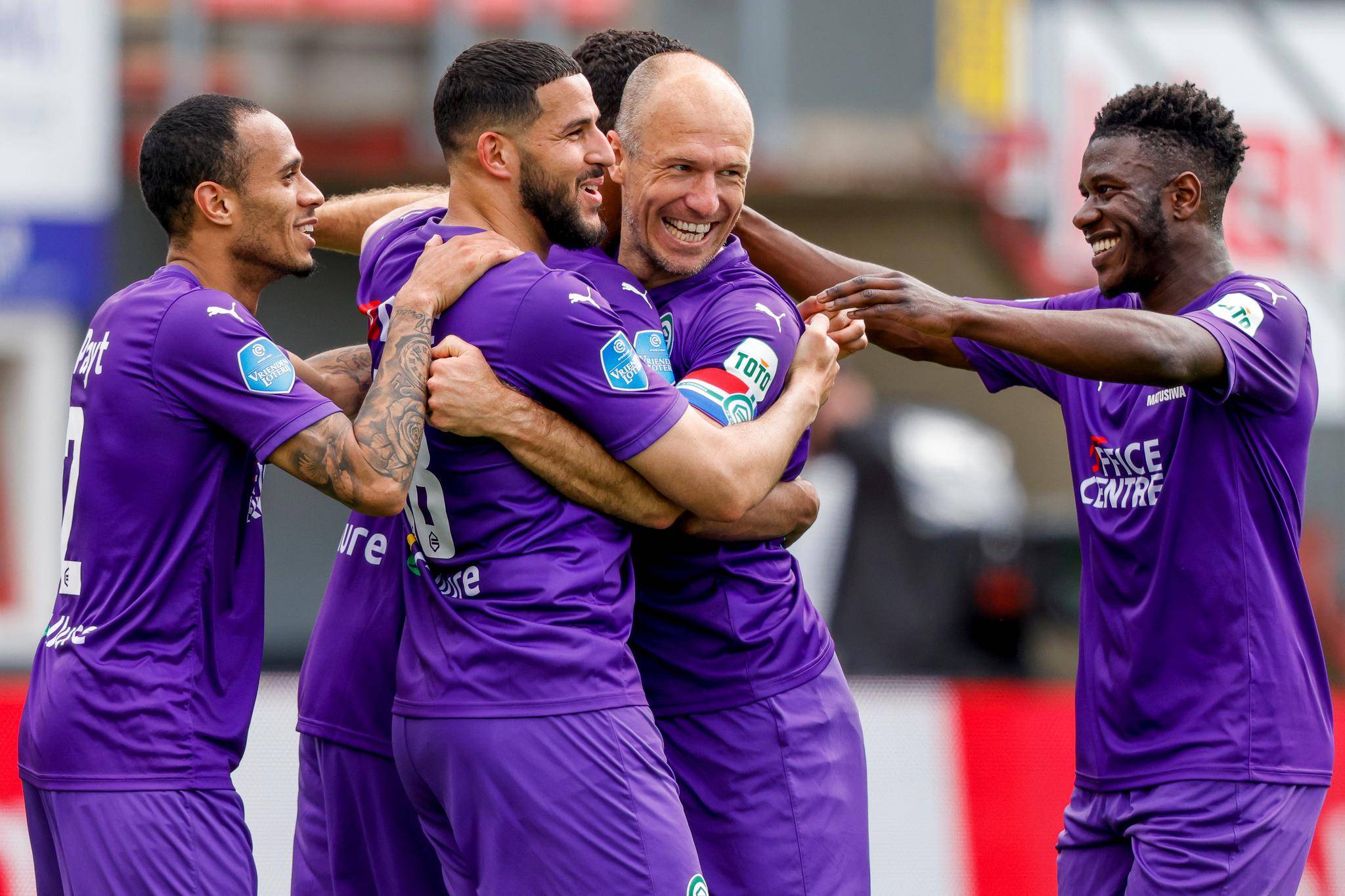 包含赛后里尔强势反弹：国王杯节点到来，媒体盛赞，资深球员宣示担当的词条