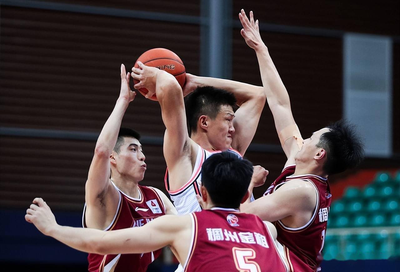 关于今晚突围战来临,浙江队围绕CBA季后赛更衣室发声,话题不断,球探报告显示潜力的信息 关于今晚突围战来临,浙江队围绕CBA季后赛更衣室发声,话题不断,球探报告显示潜力的信息