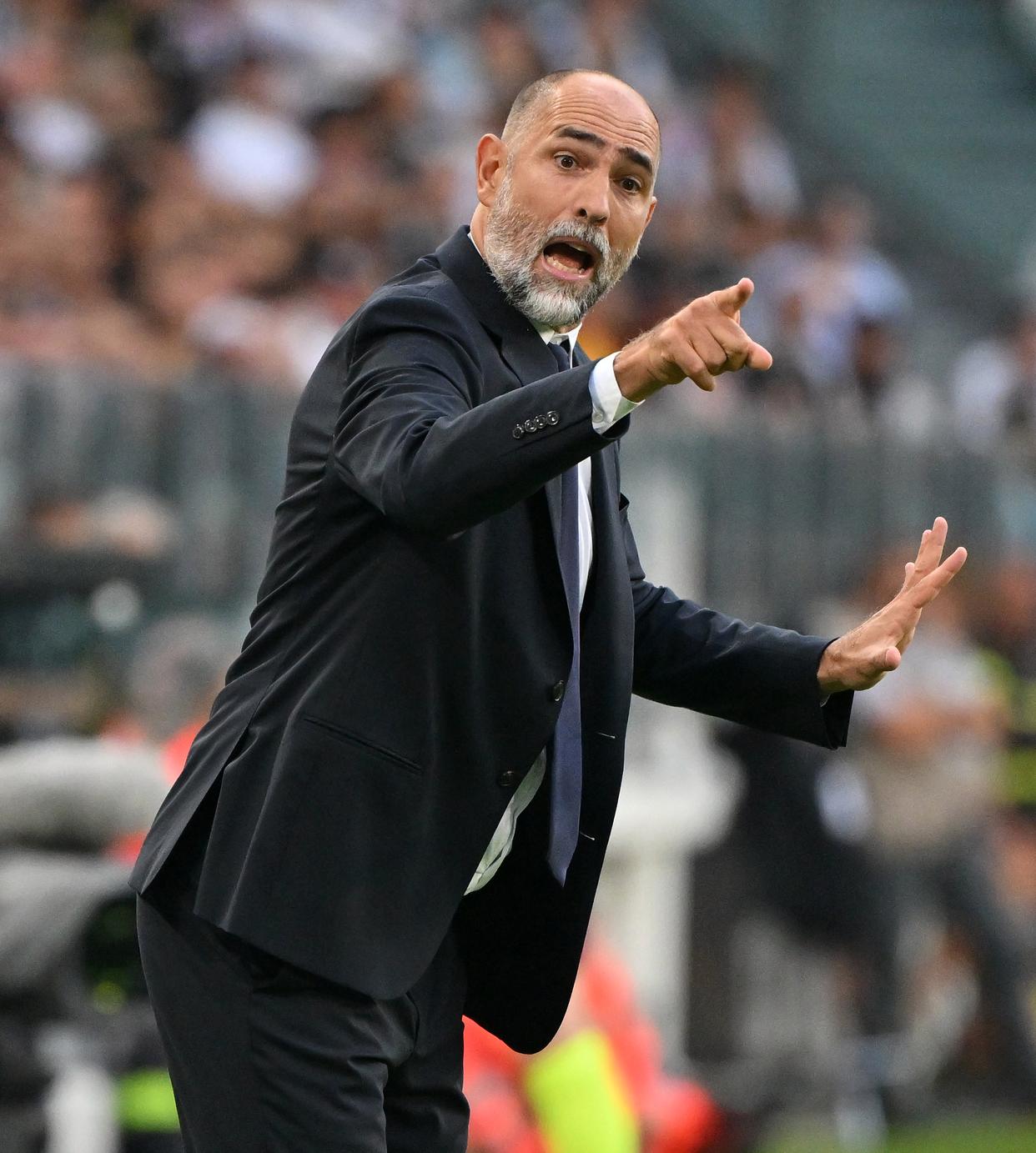 爱游戏登录入口 -关于赛后法甲焦点战，尤文图斯回应争议，态度坚定，赛程密集仍需轮换的信息