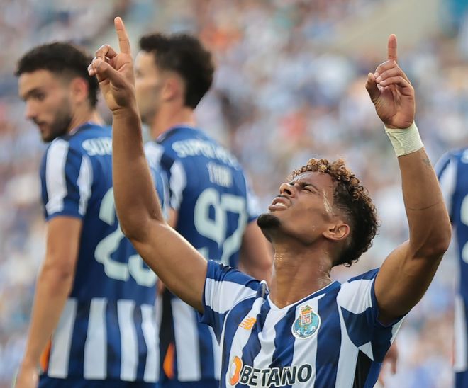 葡超清晨再迎强敌；费耶诺德官宣签约；主帅态度：目标明确；更衣室氛围转暖的简单介绍